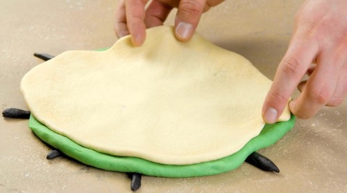 Wassermelonen-Kuchen mit Schokotropfen: bunt und lecker - Leckerschmecker