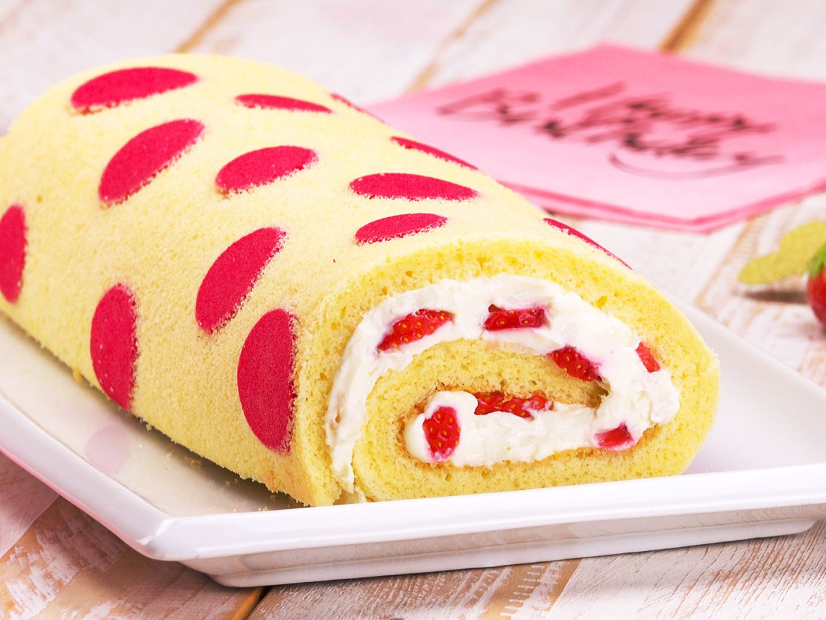 Erdbeer-Käsekuchen-Rolle