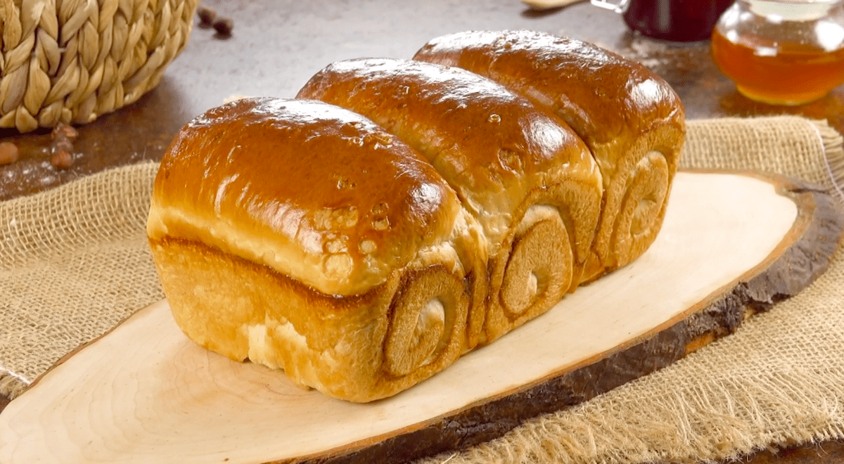 Selbst gemachtes Weißbrot für das Sonntagsfrühstück
