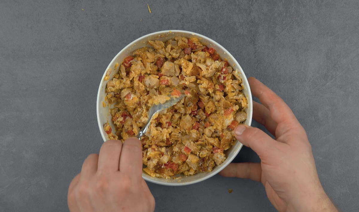 Ausgebackene Hähnchenkeulen mit Käse-Füllung - Leckerschmecker