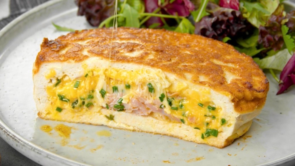 Gefülltes Hähnchensteak mit Schinken, Käse und Ei: Kochkunst ganz einfach