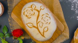 Selbstgebackenes Brot verzieren: Rose