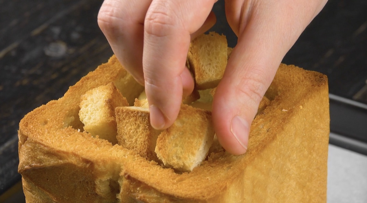 Der Brick-Toast wird mit ToaststÃ¼cken "verschlossen"