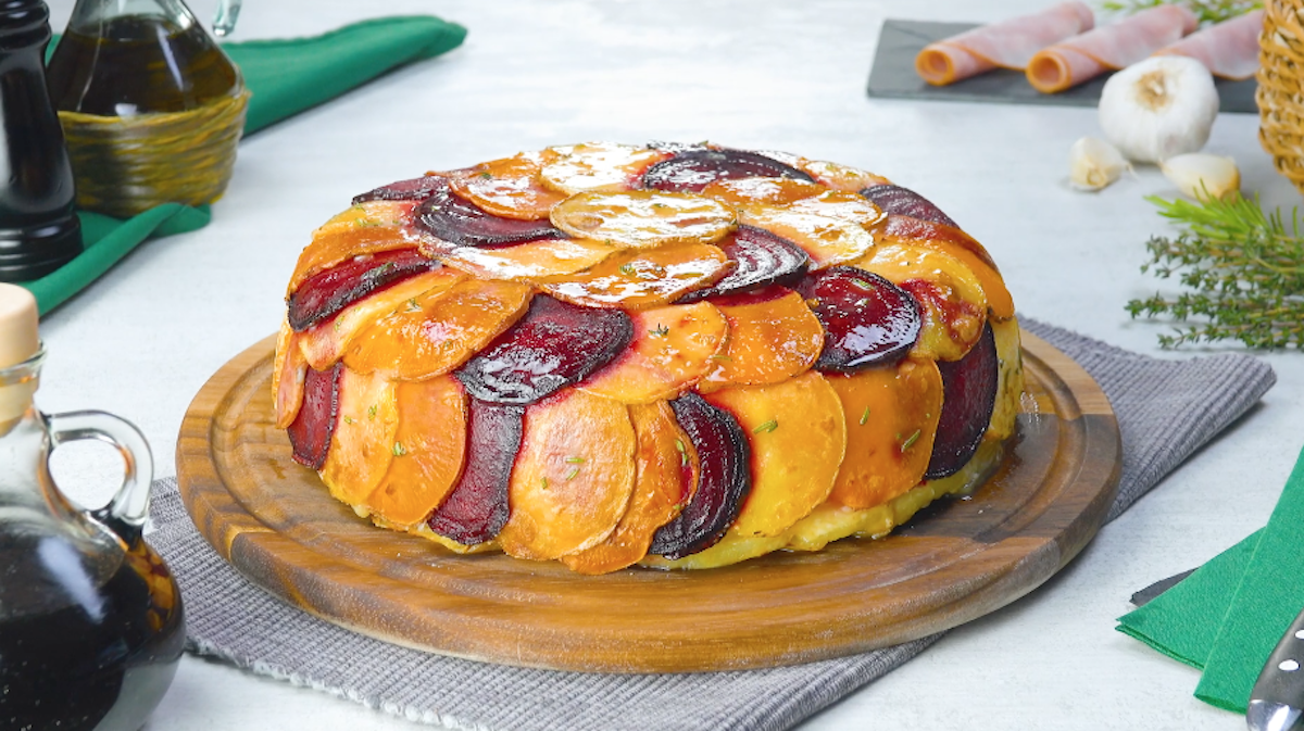 Herzhafter Kartoffelkuchen mit Rote Bete, Schinken und KÃ¤se