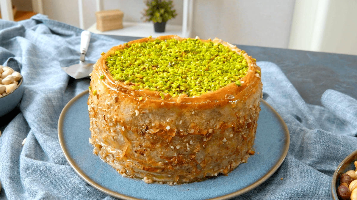 Fertige Baklava-Torte