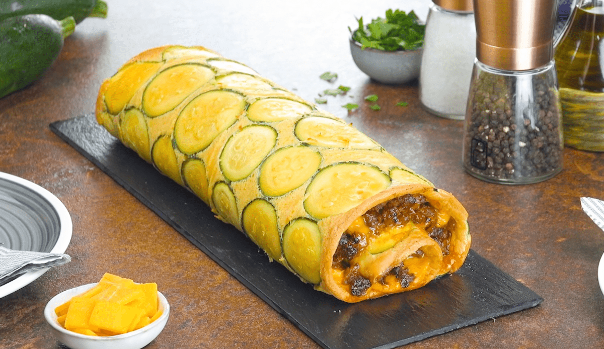 GefÃ¼llte Zucchini Hackfleisch Rolle mit Cheddar