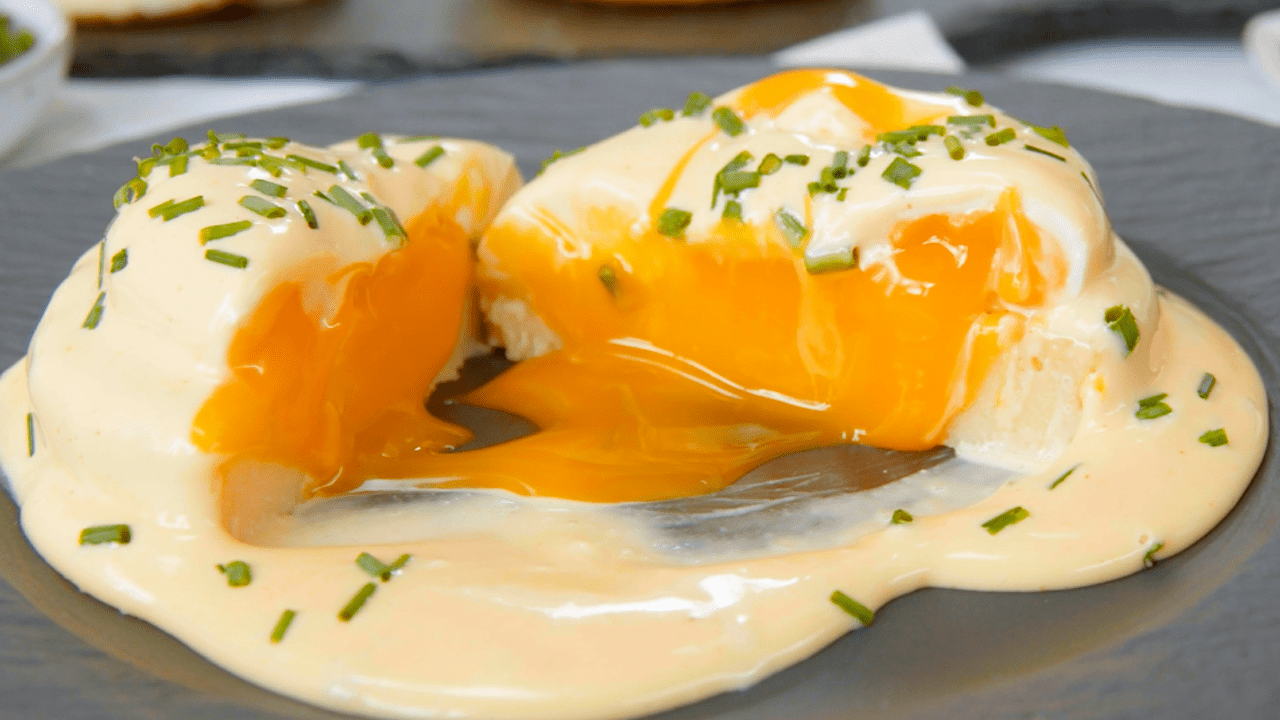 Eier Benedict: die perfekte Kombi aus Ei, Schinken und Hollandaise ...