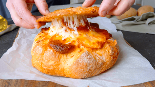 Gefülltes Brot mit Hähnchen, Kartoffeln und Spinat - Leckerschmecker
