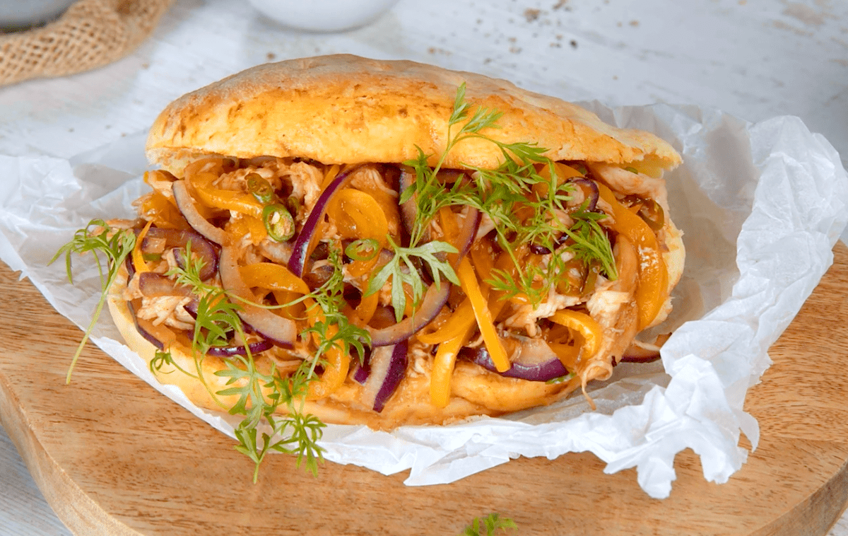 One-Pot-Pulled-Chicken-BBQ-Burger