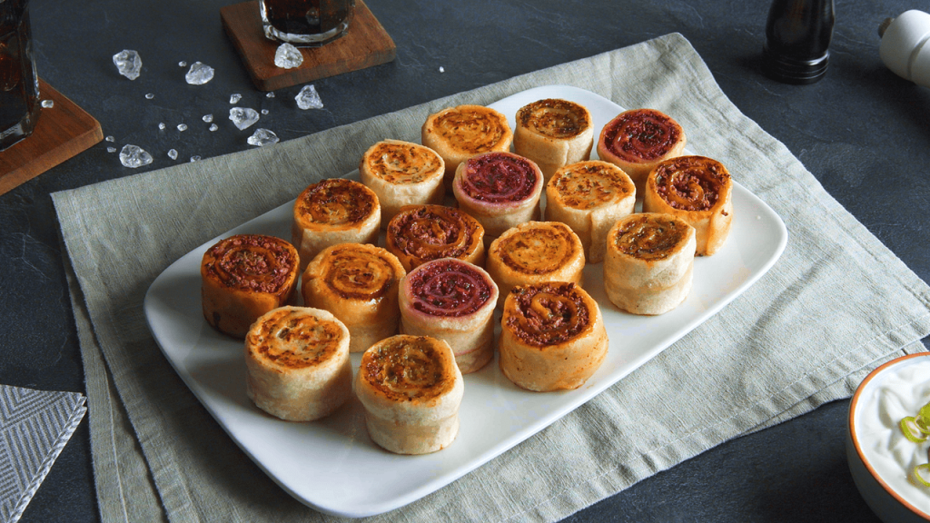 Fingerfood-Idee fürs Partybuffet: gefüllte Snack-Rolls