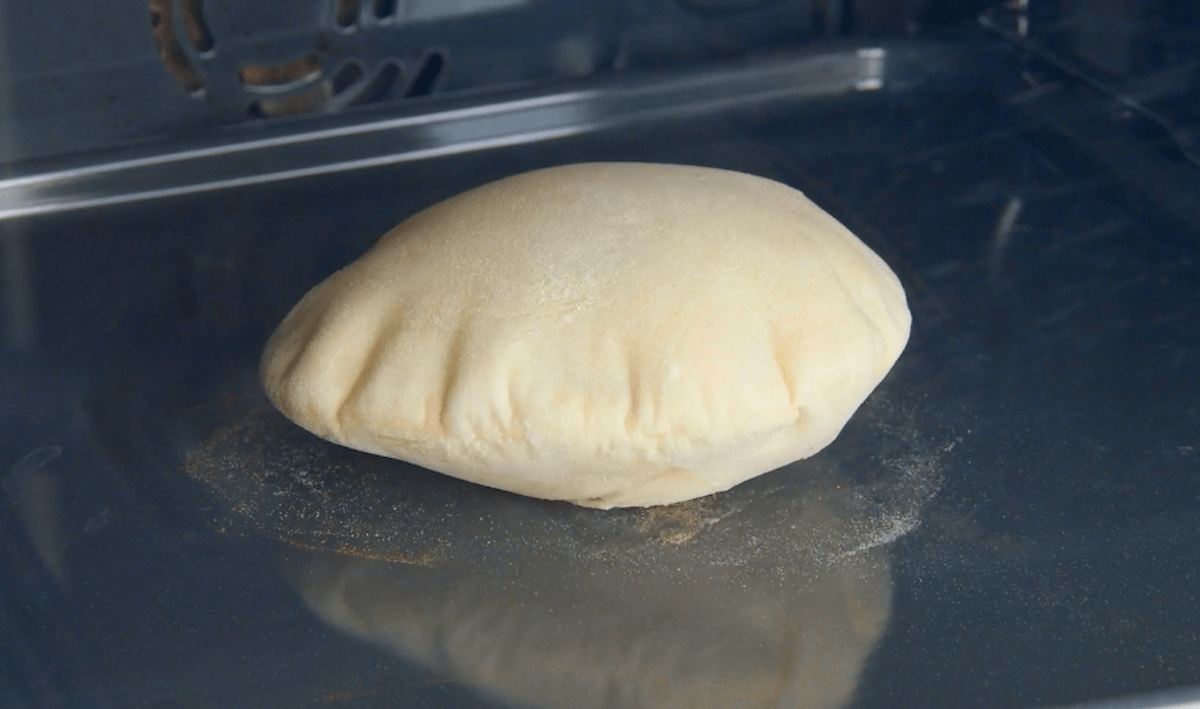 Pita-Brot im Ofen