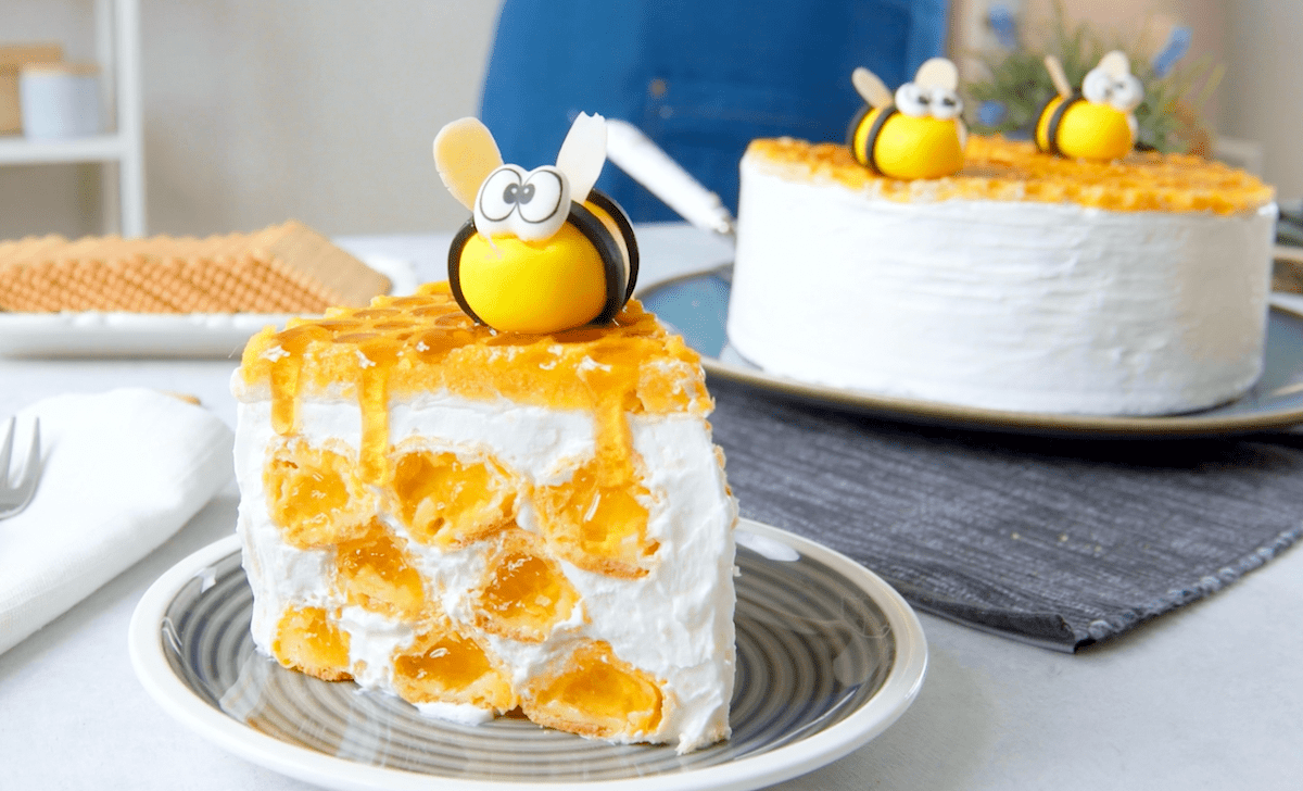 Windbeutel-Torte mit Honig und FrischkÃ¤secreme