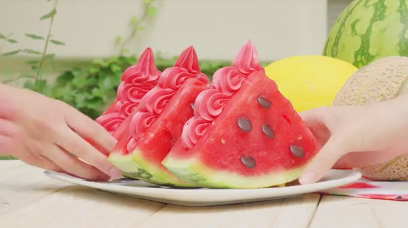 3-mal Wassermelonen-Softeis in Wassermelonen-StÃ¼cken 