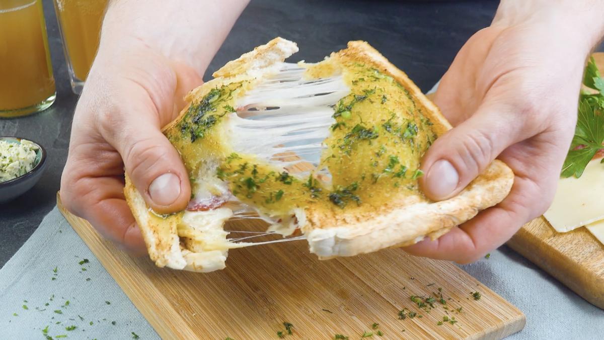 Sandwich aus liegendem Toaster