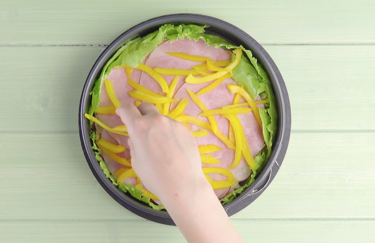 Salat-Torte mit cremiger Soße: dein neues Highlight auf dem Teller ...
