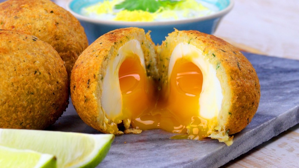 Orientalisches Fingerfood: gekochte Eier im Falafel-Mantel