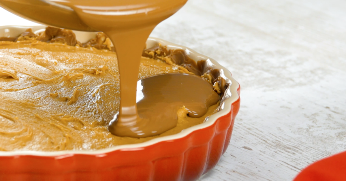 Erdnussbutterkuchen mit Keksteig und Brownie - Leckerschmecker