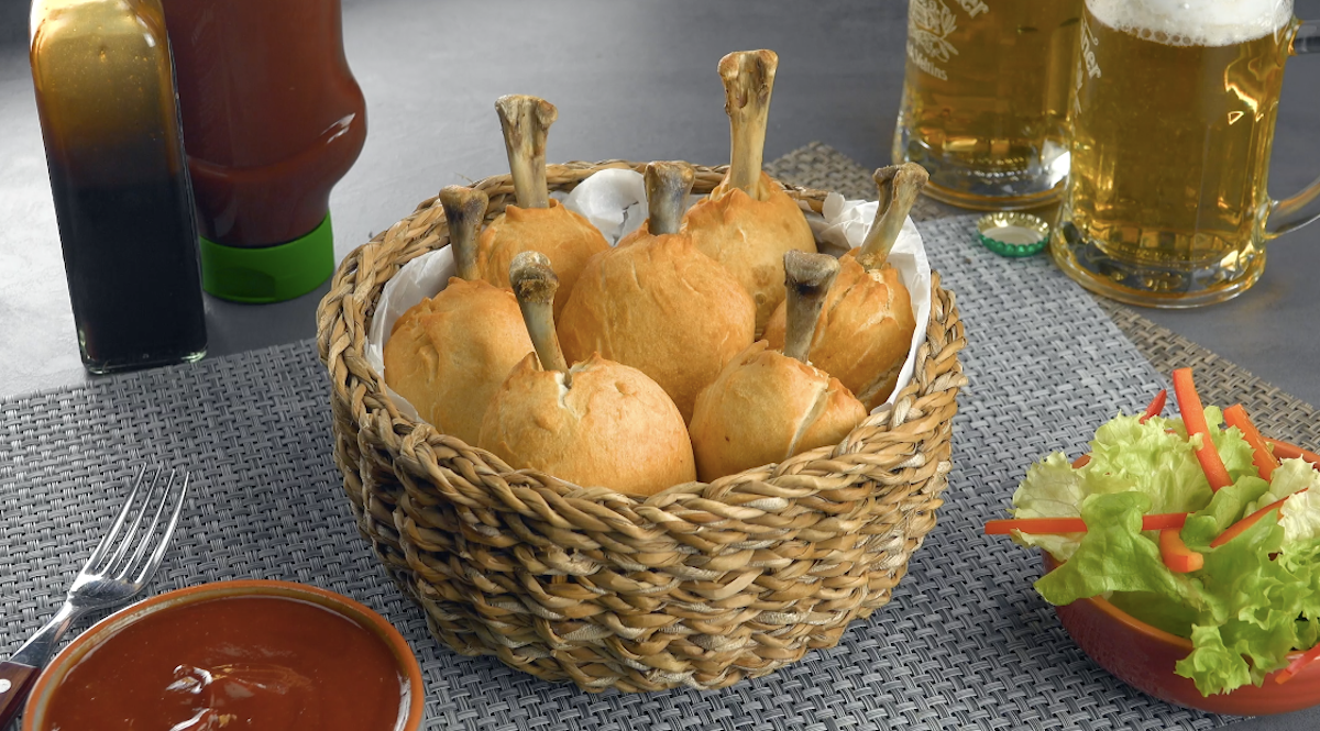 Ausgebackene Hähnchenkeulen mit Käse-Füllung - Leckerschmecker