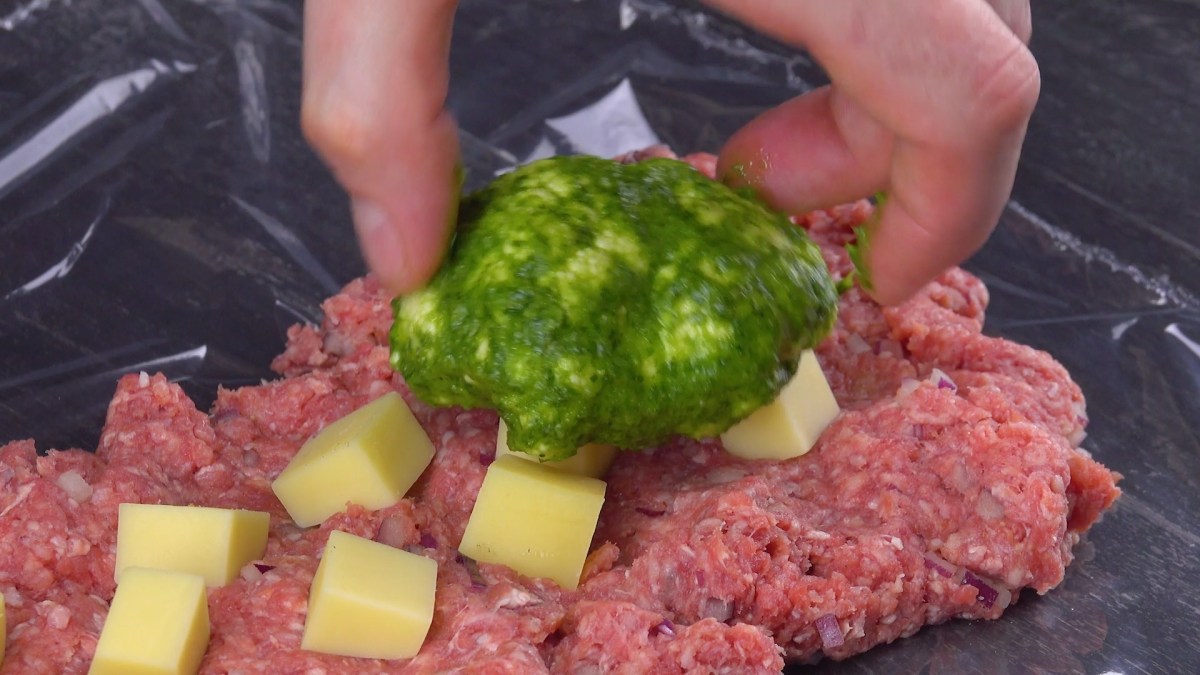 Hackbraten mit Blumenkohl- und Bärlauch-Füllung