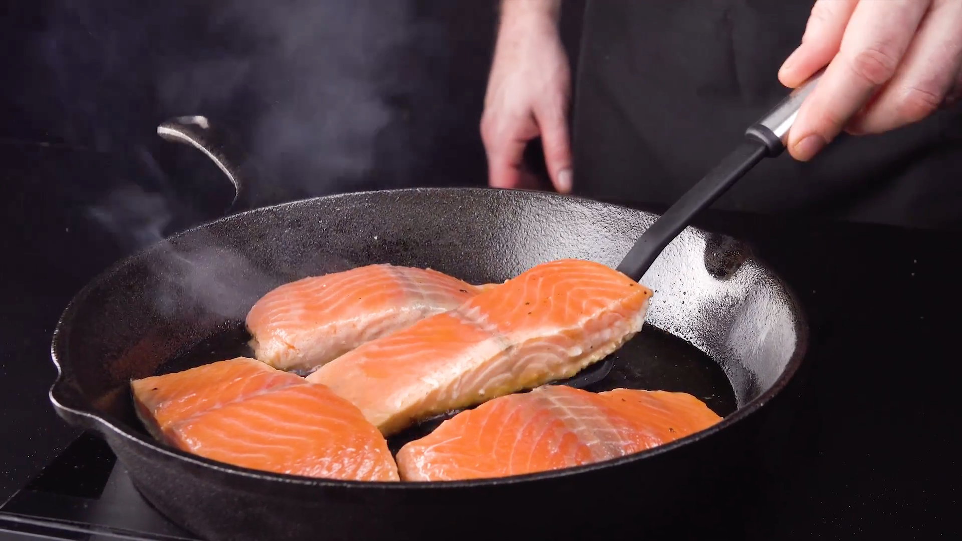Lachs-Pfanne mit getrockneten Tomaten, Spinat und Zitronenrisotto ...