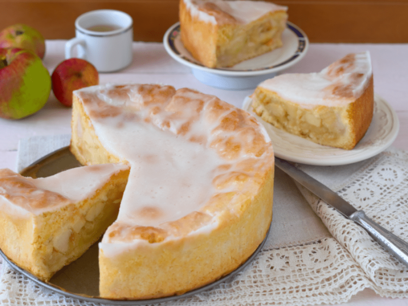 Genuss wie von Oma: traditioneller gedeckter Apfelkuchen
