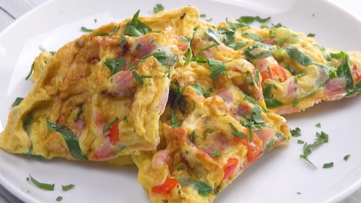 3 Waffeleisen-Omeletts mit Petersilie
