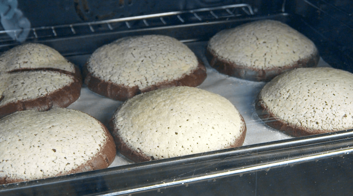 Knusprige Windbeutel-Kekse, gefüllt mit Vanillecreme - Leckerschmecker