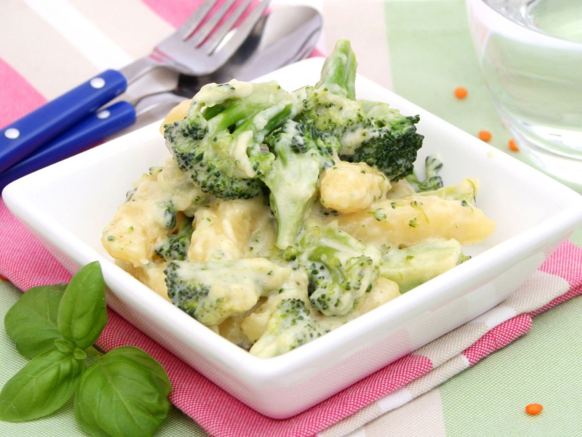 Cremig und lecker: Schupfnudeln mit Brokkoli in Pesto-Sahne-Soße