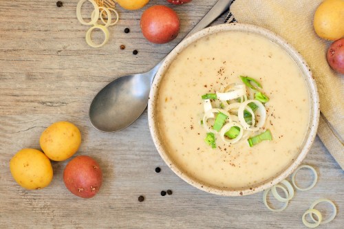 Kartoffel-Lauch-Suppe: cremiges Suppenrezept für kalte Tage ...
