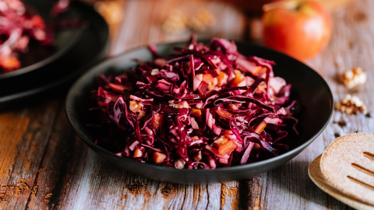 Rotkohlsalat mit Orangen und Walnüssen: frisch und fruchtig ...