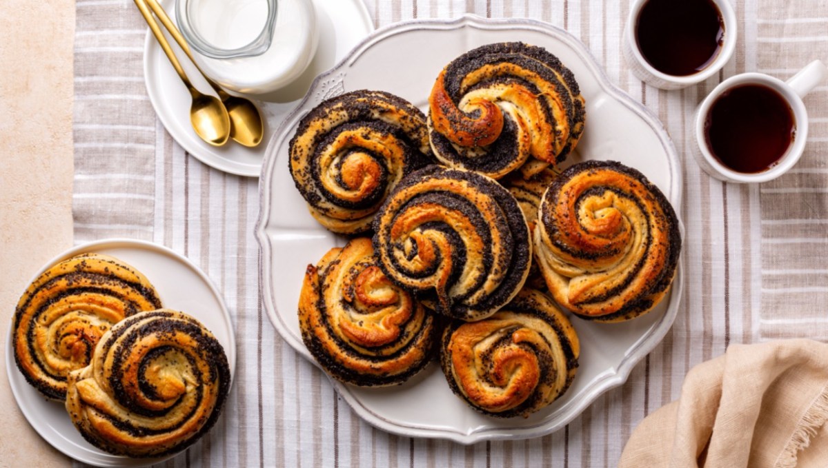 Mohnschnecken: fluffiges Gebäck aus Hefeteig - Leckerschmecker