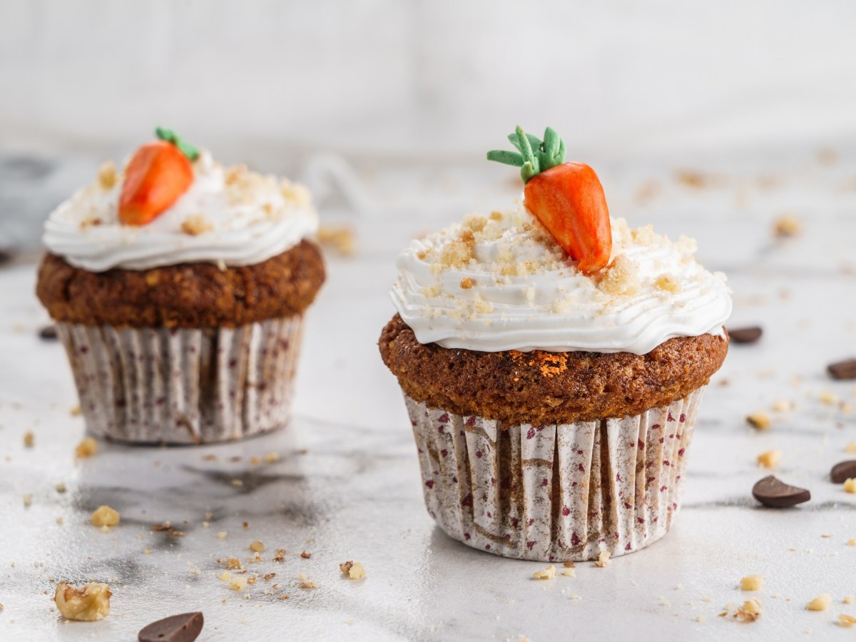 Kleine Kuchen: Karottenkuchen-Cupcakes mit Frischkäse-Frosting