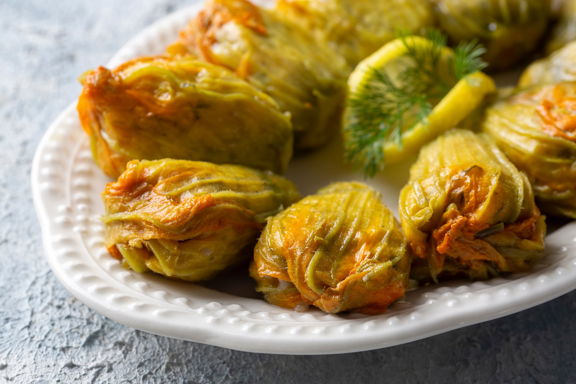 Gefüllte Zucchini-Blüten mit Reis-Füllung nach türkischer Art ...