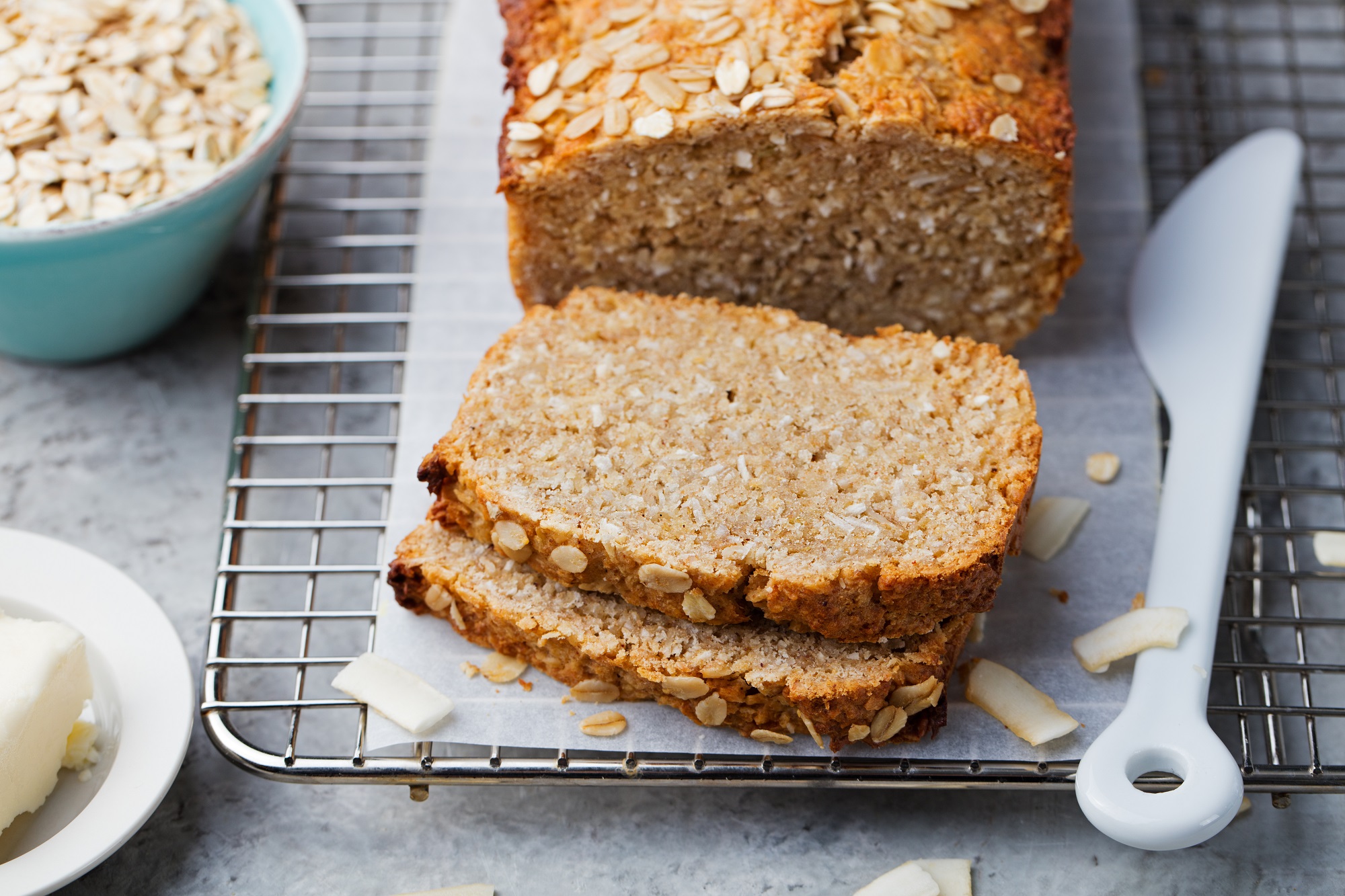 Haferflocken-Quark-Brot: Dieses Fitnessbrot steckt voller Protein ...