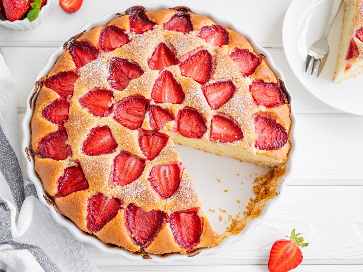 Blitzkuchen: Für diesen Erdbeer-Joghurt-Kuchen brauchst du nur 15 Minuten