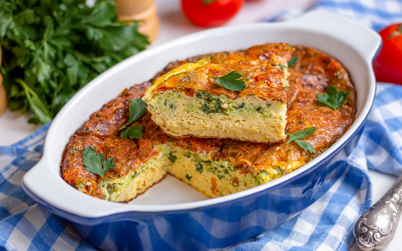 Ofen-Omelett: einfaches und vielseitiges Frühstücksrezept - Leckerschmecker