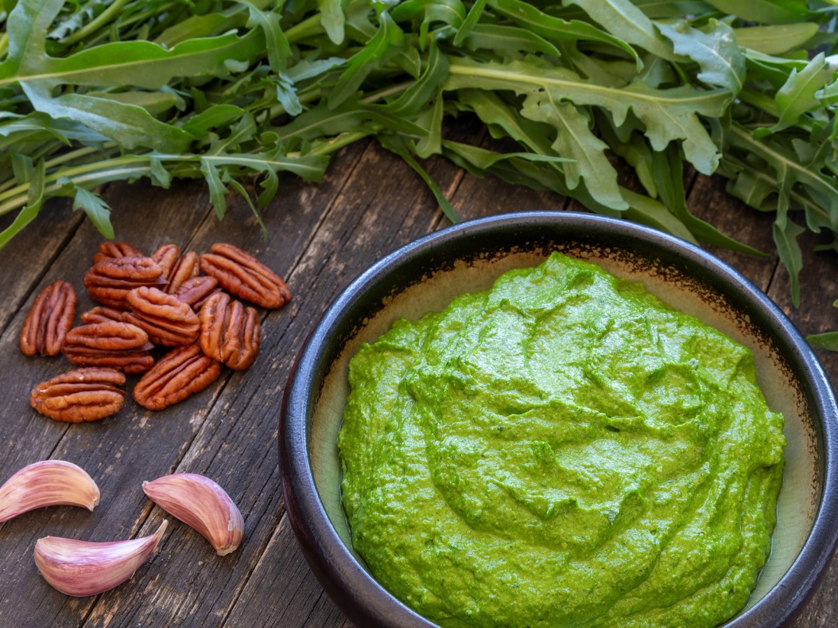 Rucola-Pesto mit Pekannüssen: das aufregend andere Pesto