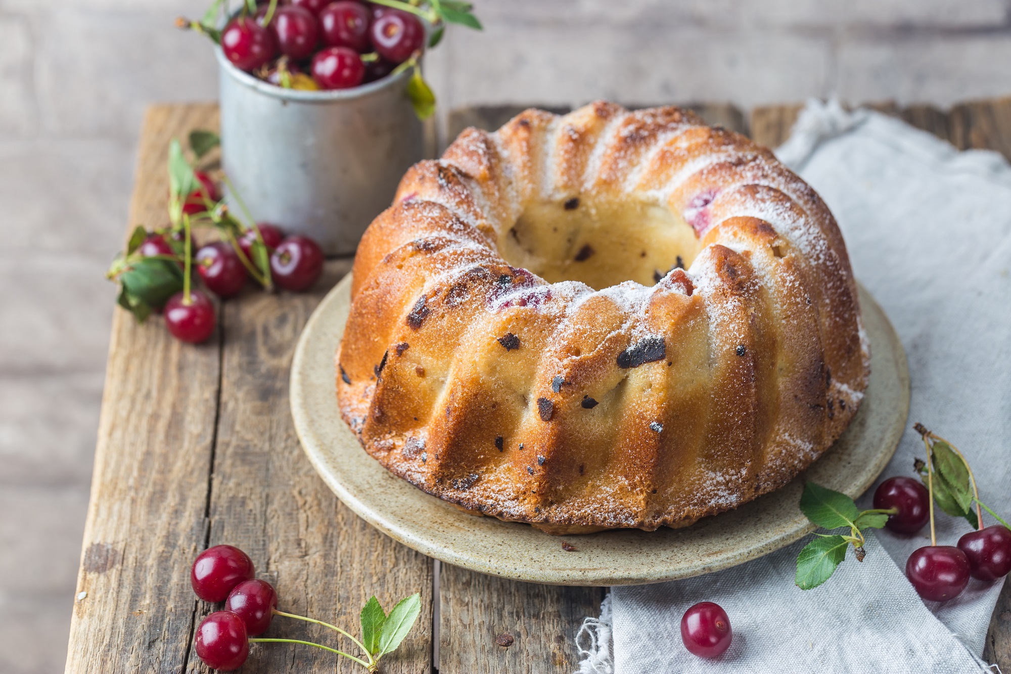 Gugelhupf mit Kirschen: dieser Kuchenklassiker gelingt immer ...