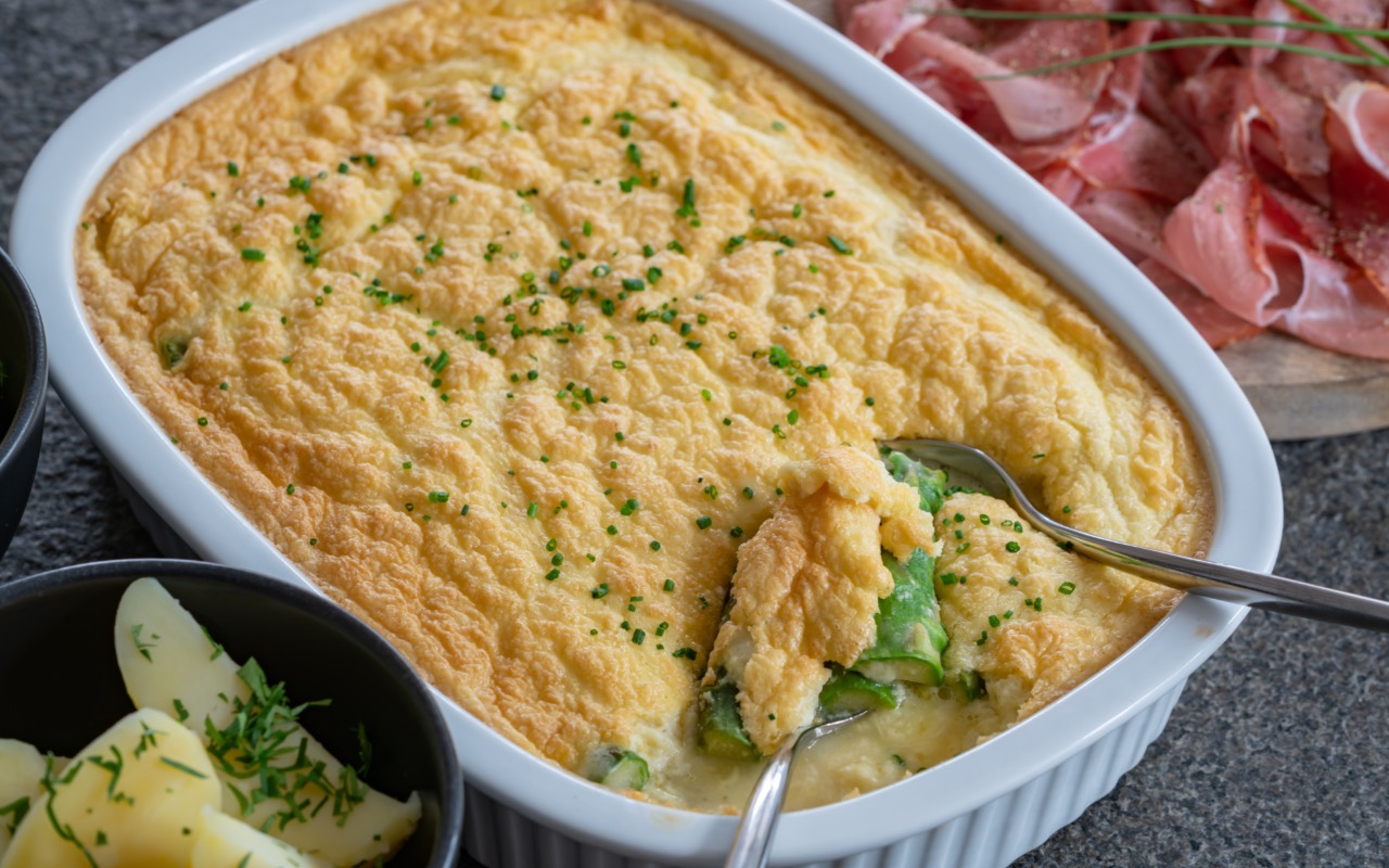 Spargel-Schinken-Auflauf: herzhaftes Frühlingsrezept - Leckerschmecker