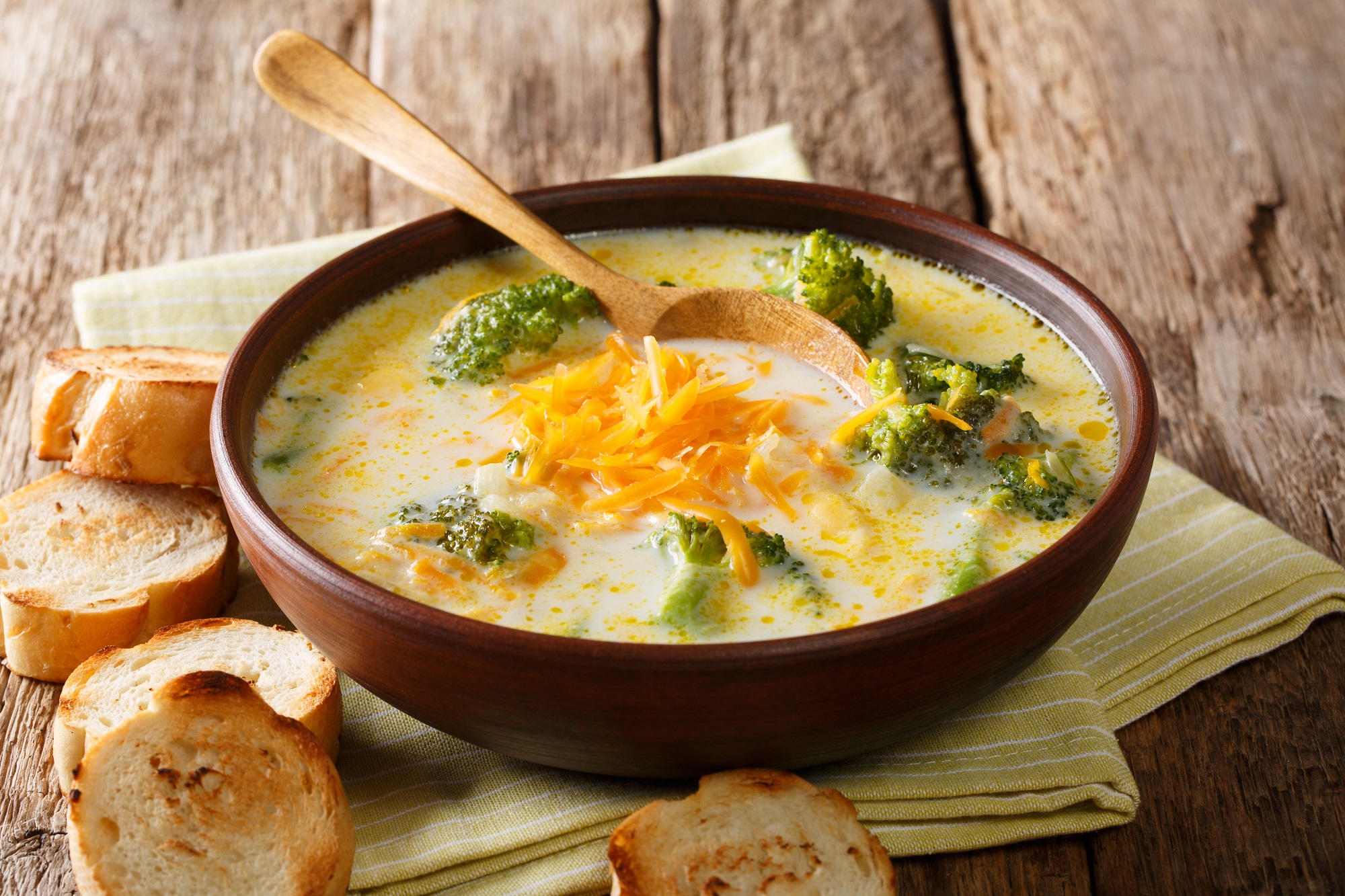 Brokkoli-Käse-Suppe: leckere Alltagssuppe mit viel Geschmack ...