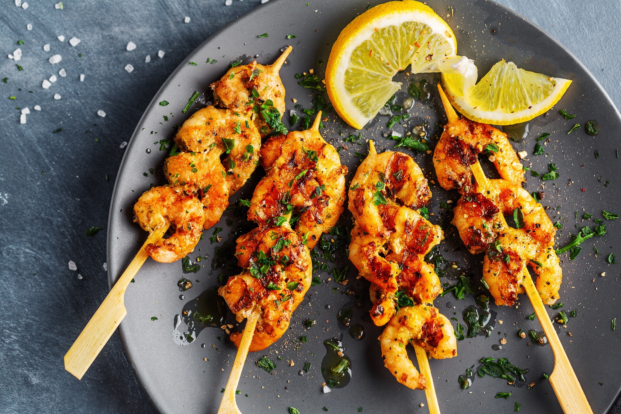 Garnelenspieße vom Grill: würzig mit Marinade - Leckerschmecker