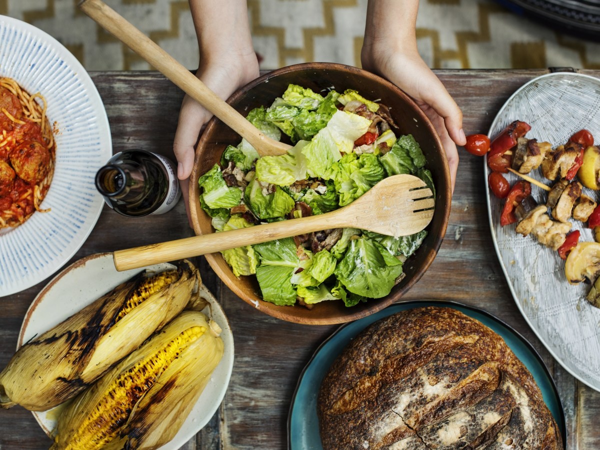 15 leckere Salat-Ideen, die beim Grillen nicht fehlen dürfen