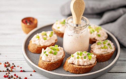 Thunfisch-Aufstrich: würziger Genuss aufs Brot - Leckerschmecker