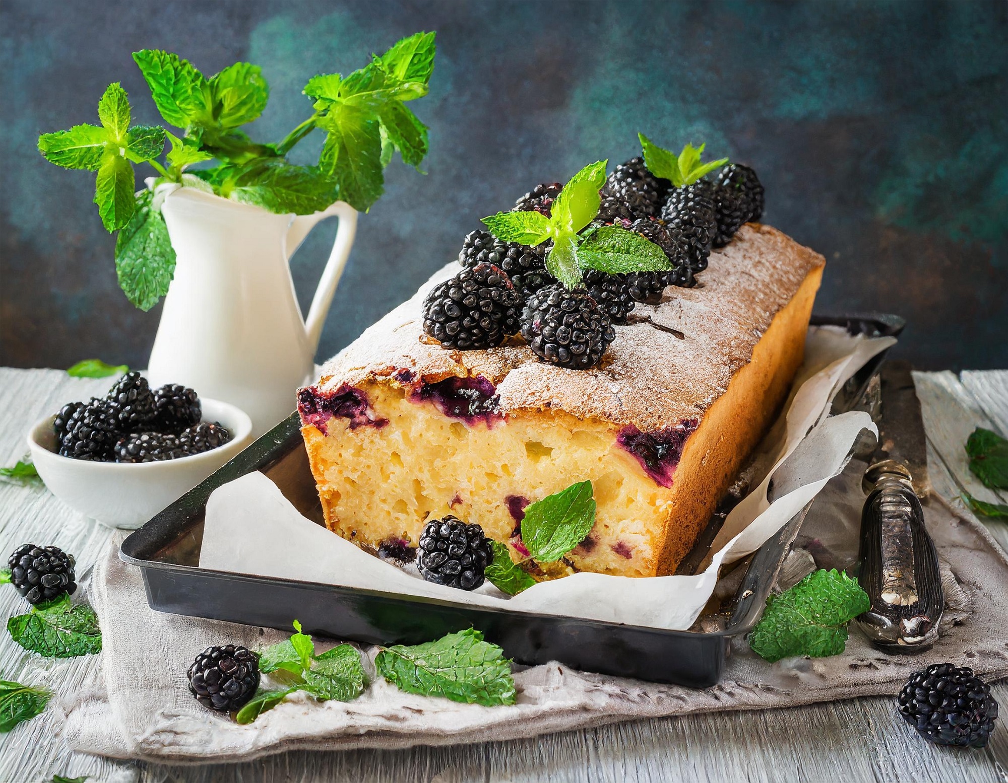 Brombeer-Joghurt-Kuchen: schnell gebacken und köstlich - Leckerschmecker