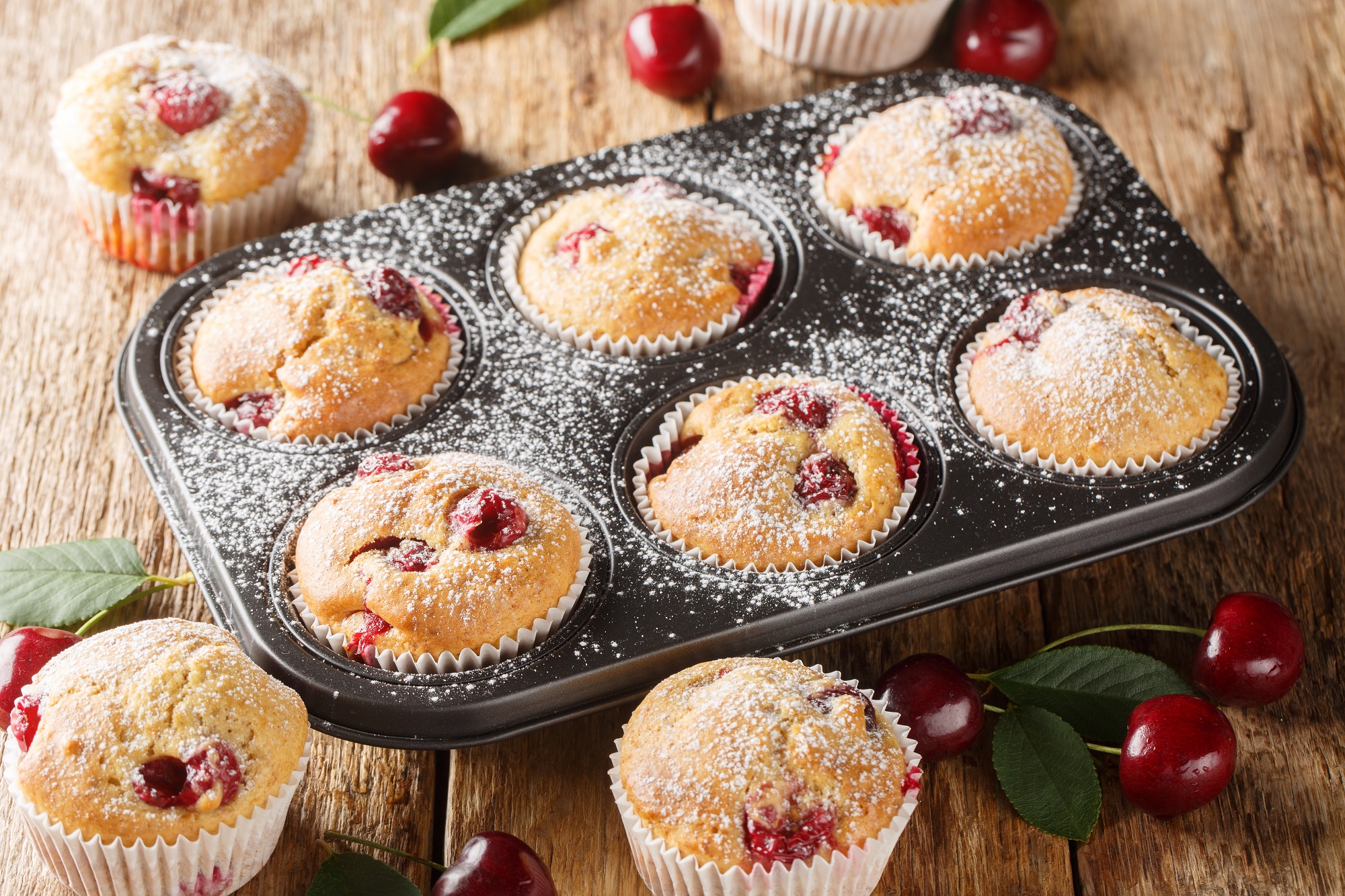Quark-Muffins mit Kirschen: fluffig und fruchtig - Leckerschmecker