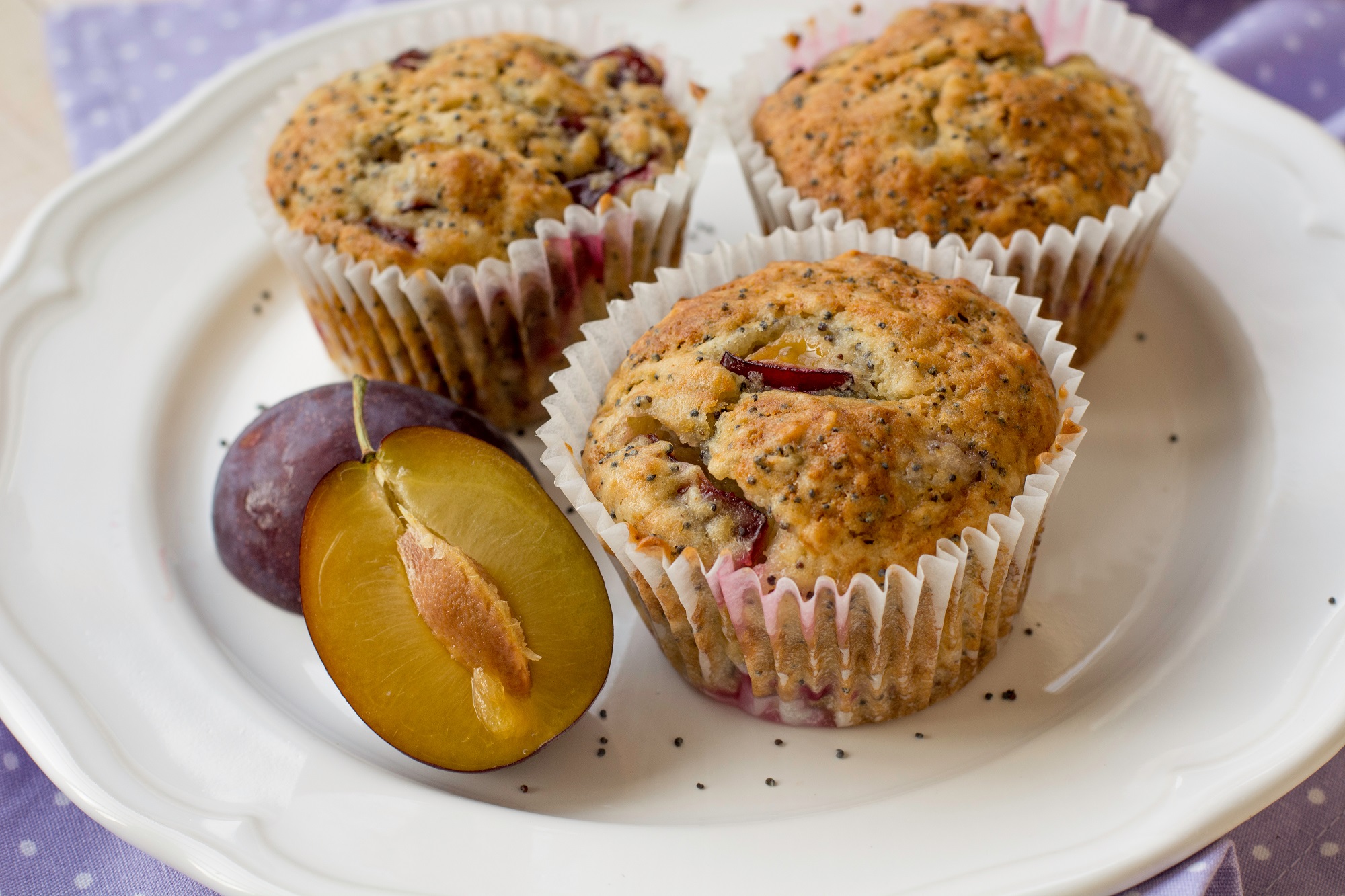 Zwetschgen-Mohn-Muffins: so gut schmecken die kleinen Kuchen ...