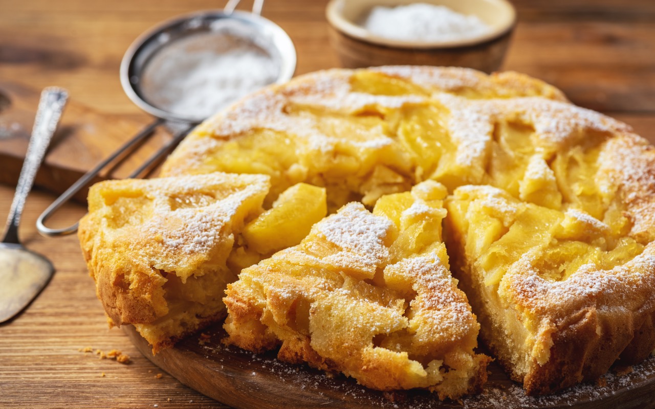 Apfel-Grießkuchen: unwiderstehlich lecker - Leckerschmecker