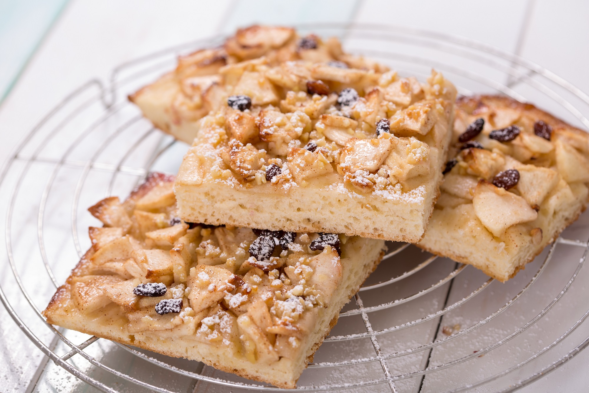 Apfel-Puddingkuchen vom Blech: Lieblingsrezept für Blechkuchen ...