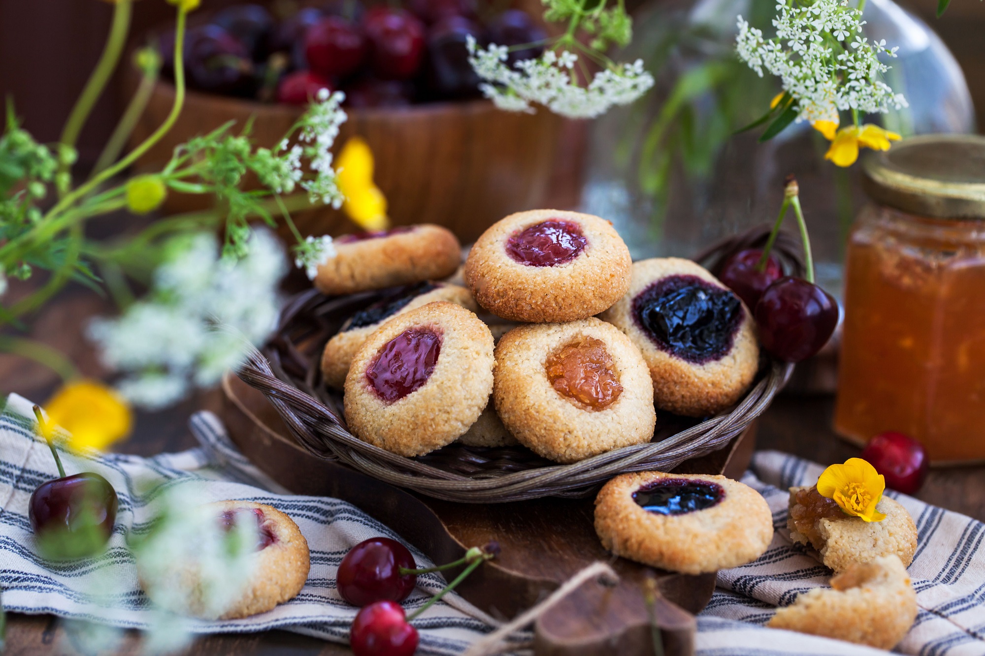 Mandelkekse mit Marmelade: für spontanen Kekshunger - Leckerschmecker
