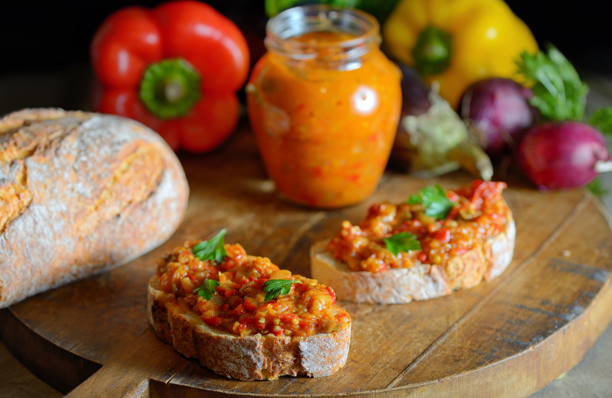 Zacusca: mediterraner Aufstrich fürs Brot - Leckerschmecker